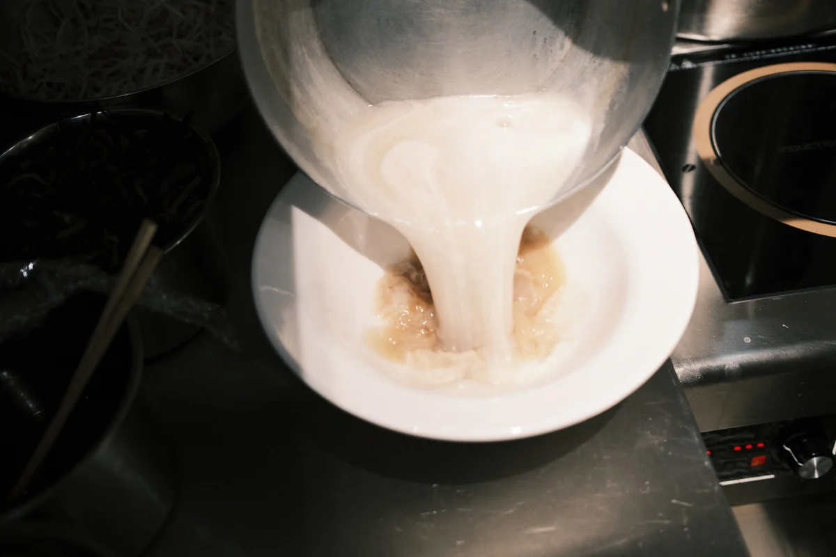 Nalievame ramen vývar